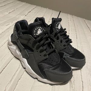 Women’s Nike huaraches size 6.5